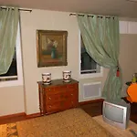 Le Crocodile Rouge Bed & Breakfast