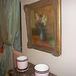 Le Crocodile Rouge Bed & Breakfast