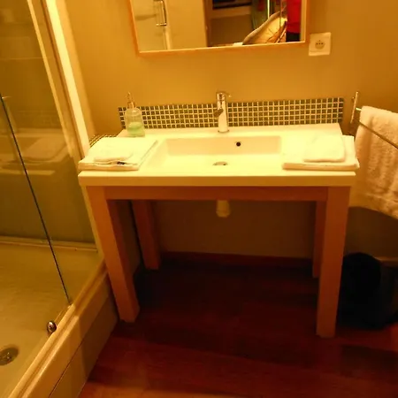 Nocleg ze śniadaniem Le Crocodile Rouge