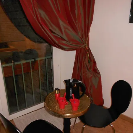 Le Crocodile Rouge Nocleg ze śniadaniem 3*