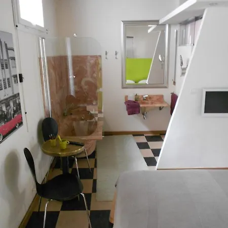 Le Crocodile Rouge 3* Perpignan