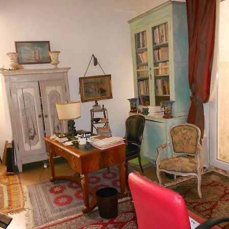 Nocleg ze śniadaniem Le Crocodile Rouge