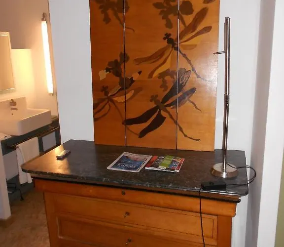 Frühstückspension Le Crocodile Rouge 3*